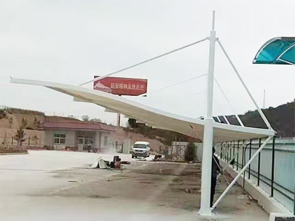 膜結構自行車棚