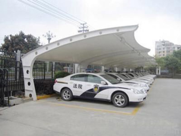 膜結構車棚